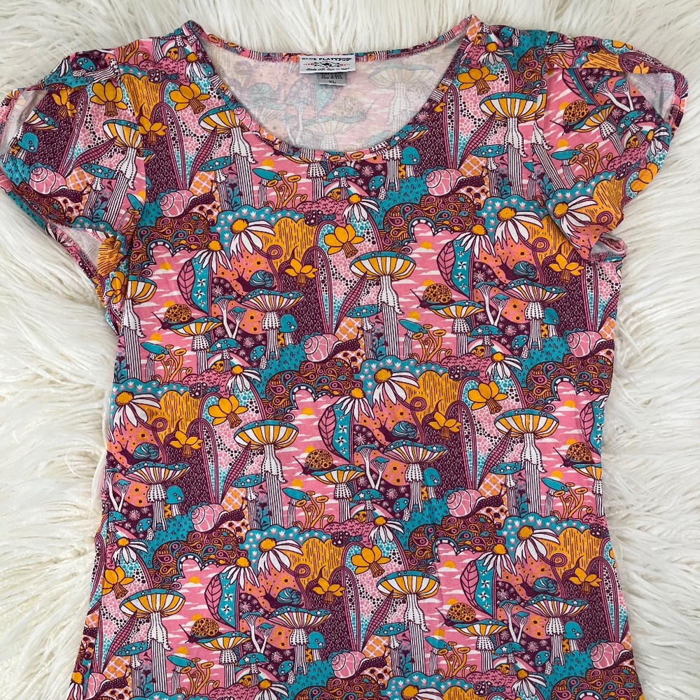 Blue Platypus "Groovy Mushroom print top" NWOT